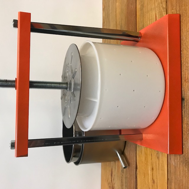 Cheese Press - Acme Screw Style - 20 cm diameter - 4.2 liter basket 1