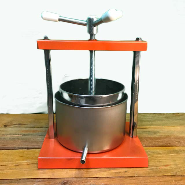 Cheese Press - Acme Screw Style - 20 cm diameter - 4.2 liter basket