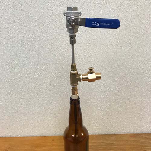 CPNO2™ Counter Pressure Bottle Filler with Cleaning Brush 1