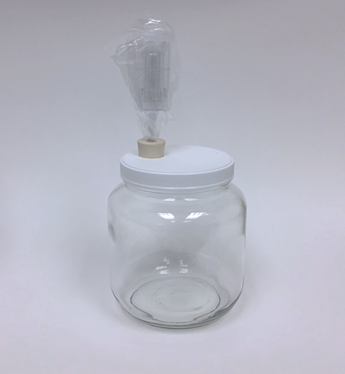 half gallon glass jar with plastic lid and ferm lock use for
