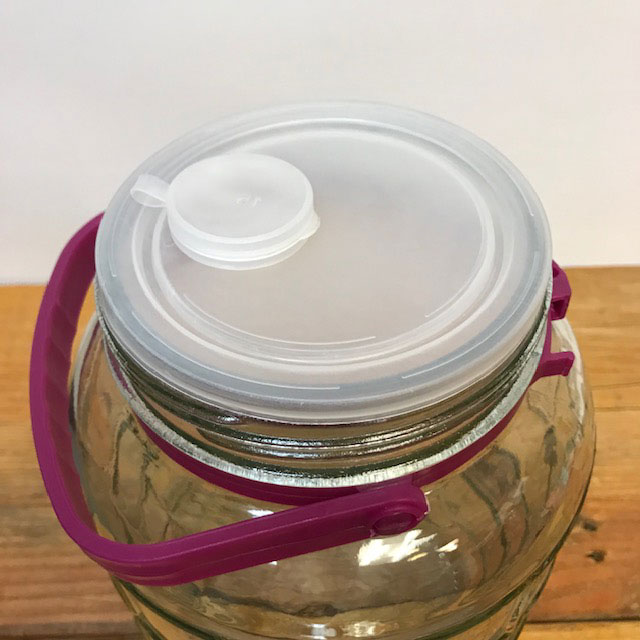 Glass Keg with Spigot and Lid - 5 liters - 1.3 gallons 1