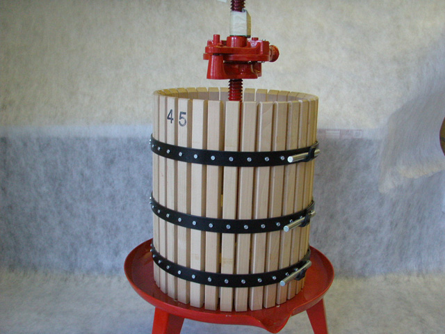 END OF HARVEST SALE PRICING IN EFFECT - #40 Wine Press - 18 gallon - Ratchet Press