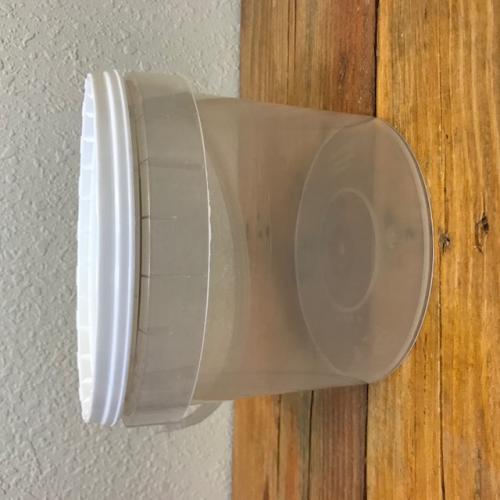 Bucket for Olives - Clear Plastic with Lid - 4 liters - 1.05 gallons