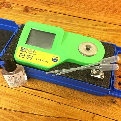 Digital Refractometer - 0-85 Brix - ATC